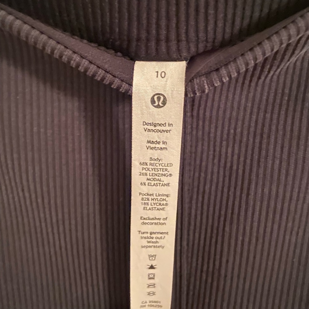 Lululemon black size 10 softstreme flare pants